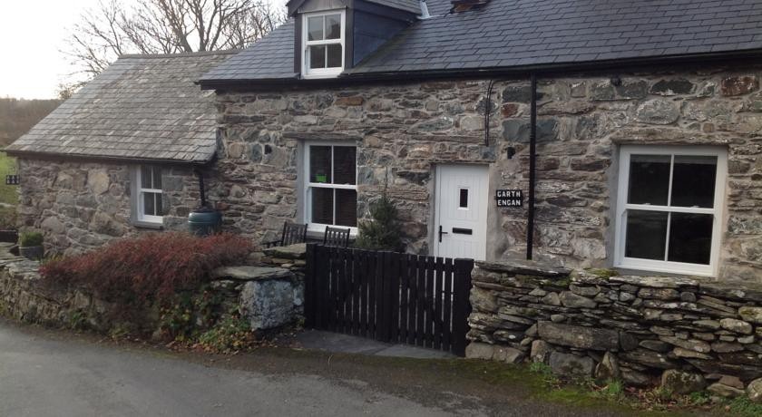 Garth Engan B&B with private lounge 