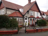 Claremont House Holiday Apartments 
