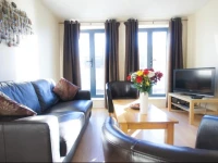 Crompton Court Apartments 