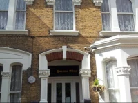 Queens Drive Hotel 