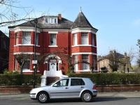 Charlies Hotel 