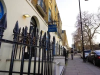 Crestfield Hotel 