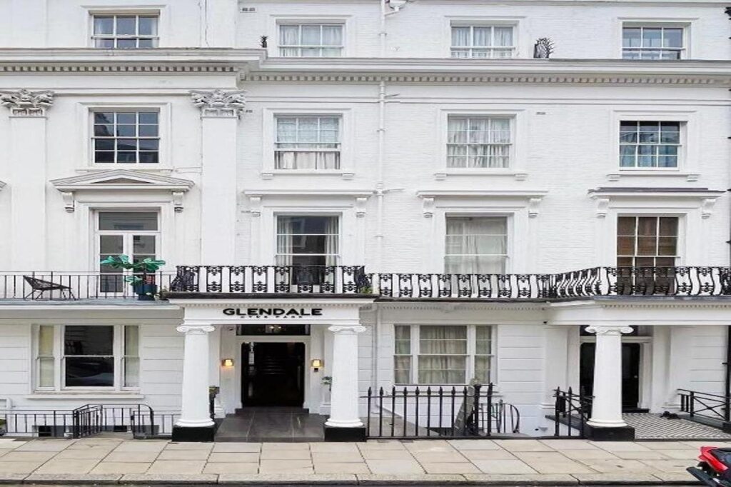 Glendale Hyde Park Hotel 