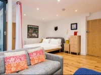 Crashpads Shoreditch Loft with Private Courtyard 