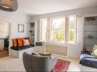 Elsham Apartment 