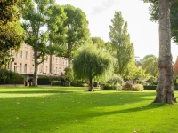 Europa House Apartments 