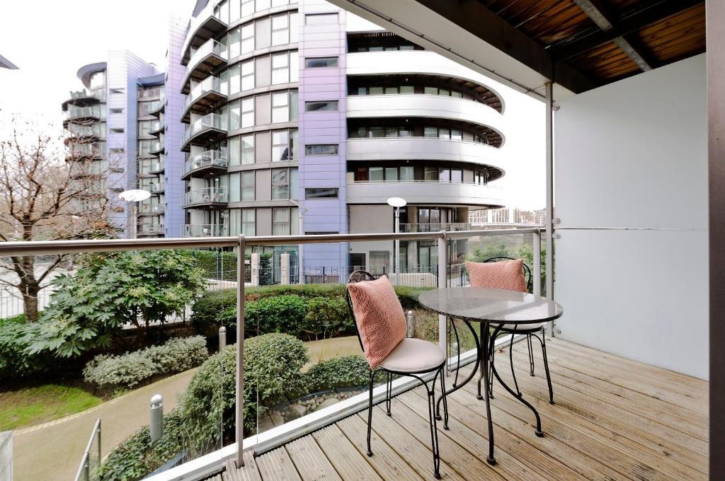 Luxury Apartment Chelsea Bridge Wharf 