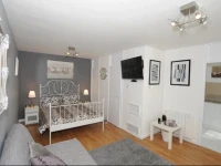 Studio - Edgware Road 