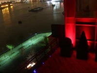Zeus Apartment 
