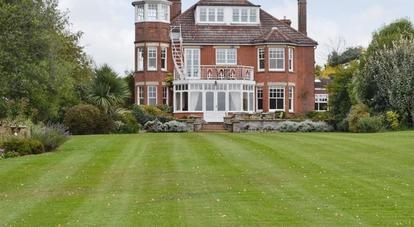 Gunton Lodge 