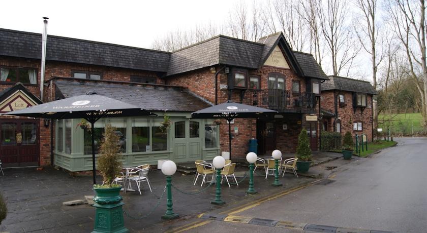 Fairways Lodge & Leisure Club 