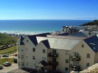 Beachcombers Apartments 