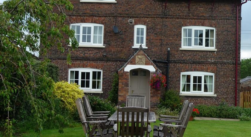 Birtles Farm Bed and Breakfast 