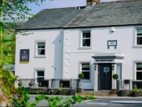 1863 Bar Bistro Rooms 