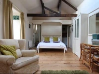 Little Court Apartment 