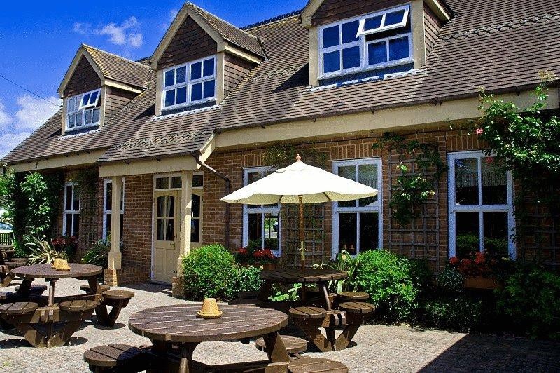 Woodfalls Inn 