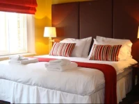 The Red Cow - Guest House 
