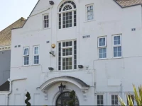 White Horse Hotel 