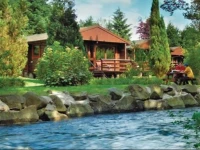 Riverside Log Cabins 