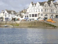Ship and Castle Hotel 