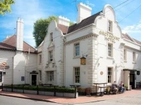 Greyhound Hotel 
