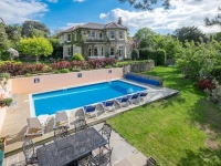 Luccombe Villa Holiday Apartments 