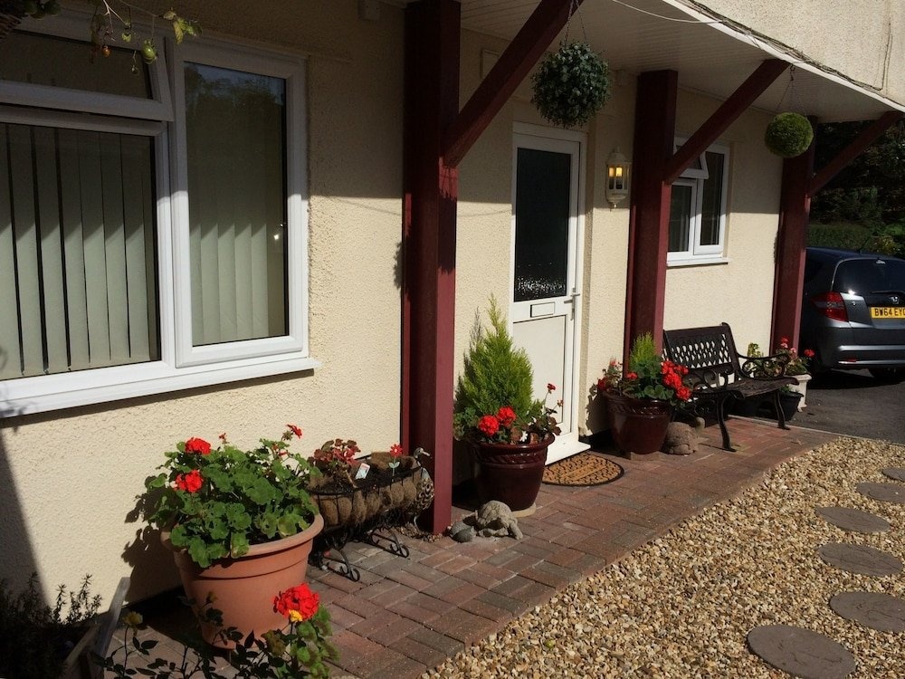 The Groveside Guest House 4*
