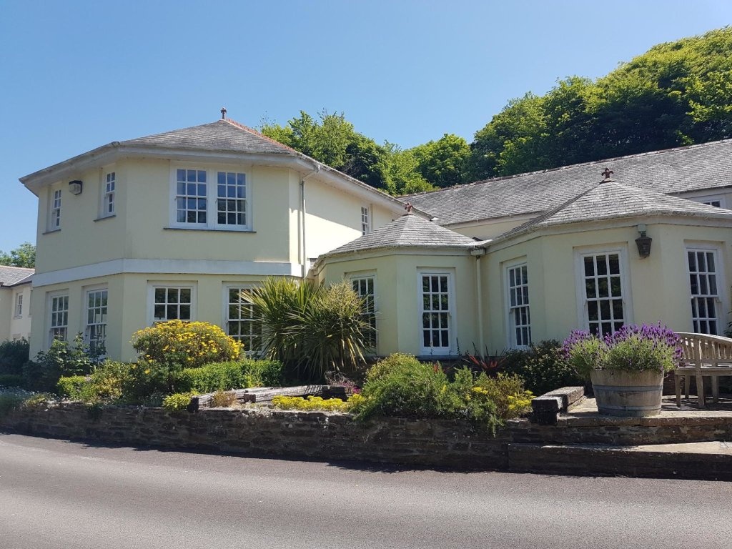 Rose in Vale Country House Hotel 