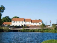 Wayford Bridge Inn Hotel 