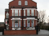 Henrys Guest House 