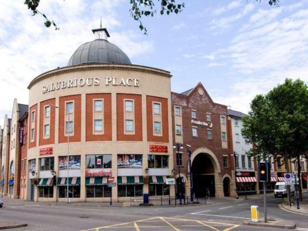 Premier Inn Swansea City Centre 