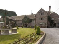 Old Court Hotel & Suites 