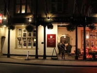 The Snooty Fox 