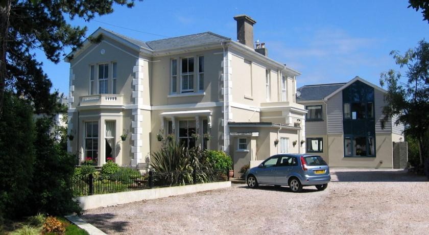 Court Prior 