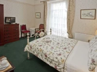 Ashurst Lodge 