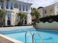 Devon Court Hotel 