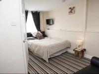 Parasol Guest House 4*