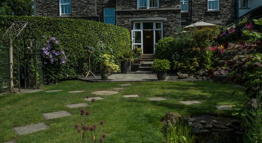 The Willowsmere (Adults Only) 