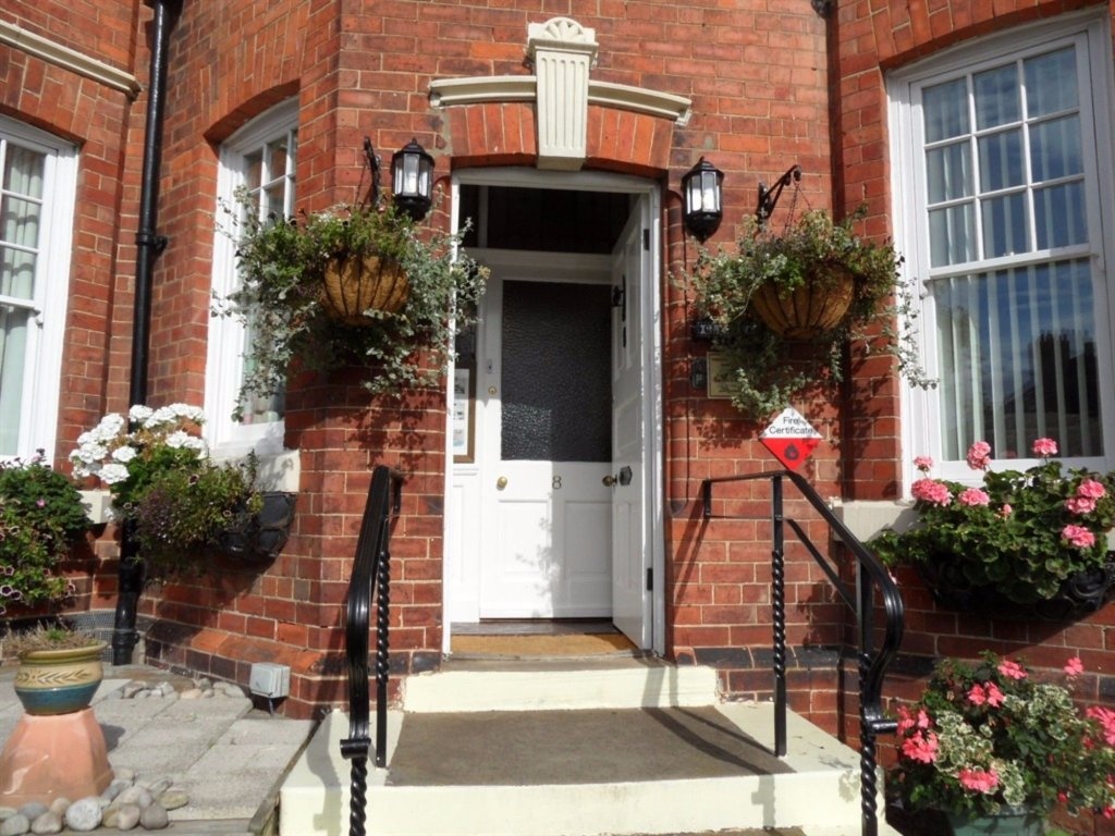 Glenora Guest House 