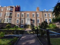 White Linen Guest House 