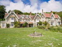 Lisle Combe 
