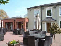 The Dewdrop Inn 