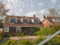 Twiga House Bed and Breakfast 