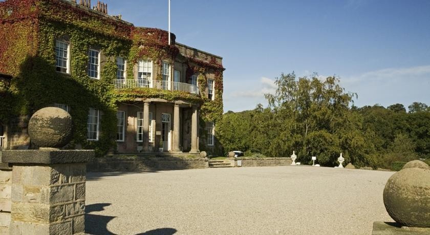 Wood Hall Hotel & Spa 