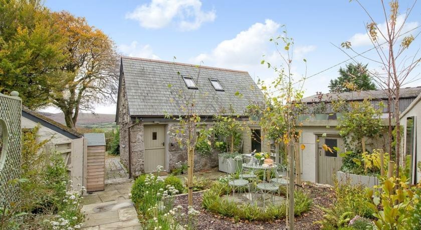 Hatchwell Lodge 