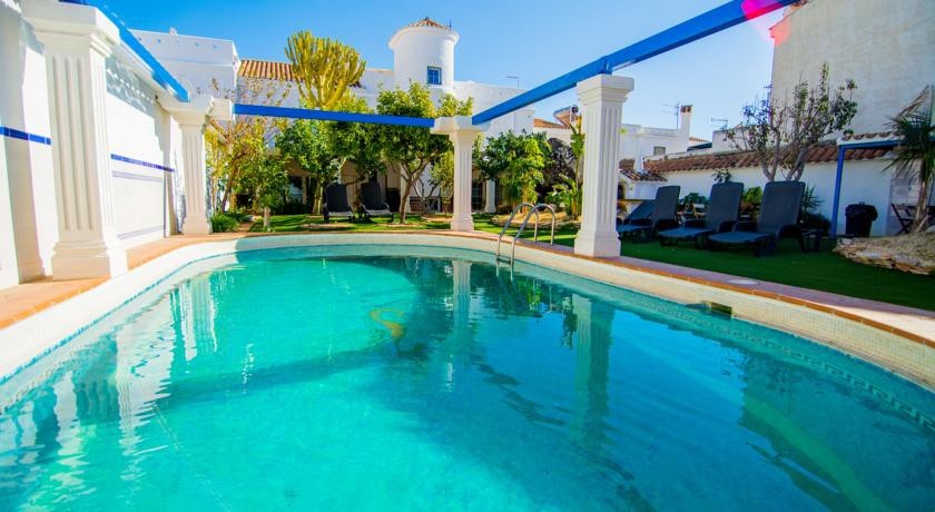 16:9 Los Molinos Suites 