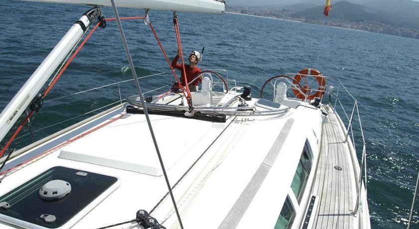 Boat in Baiona (12 metres) 