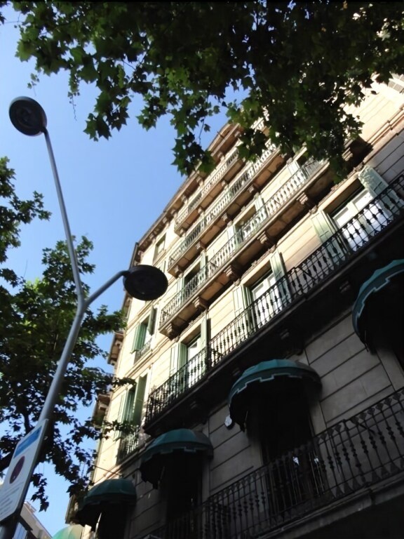 Claris Apartments 