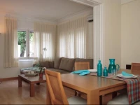 Classbedroom Apartments III 