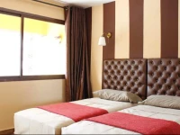 Hostal Benalmadena HB** 
